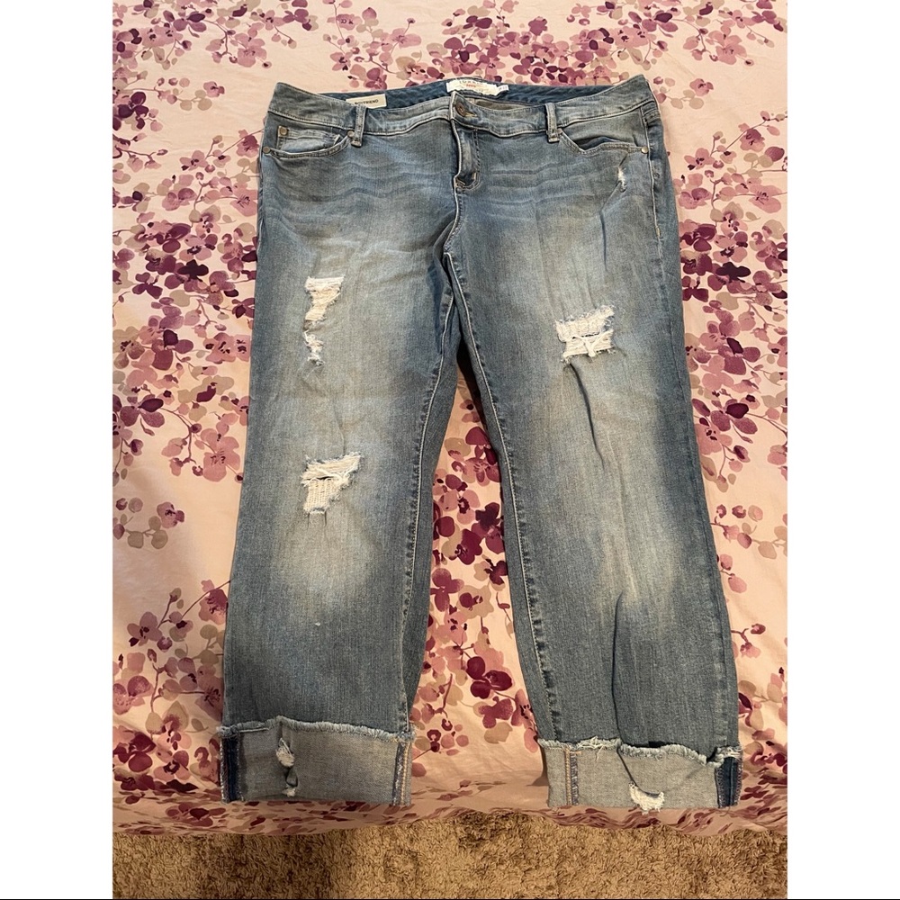 Ripped crop jeans